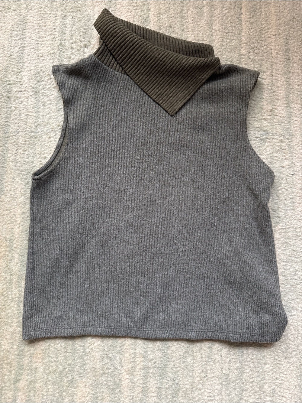 Zara olive sleeveless knit top